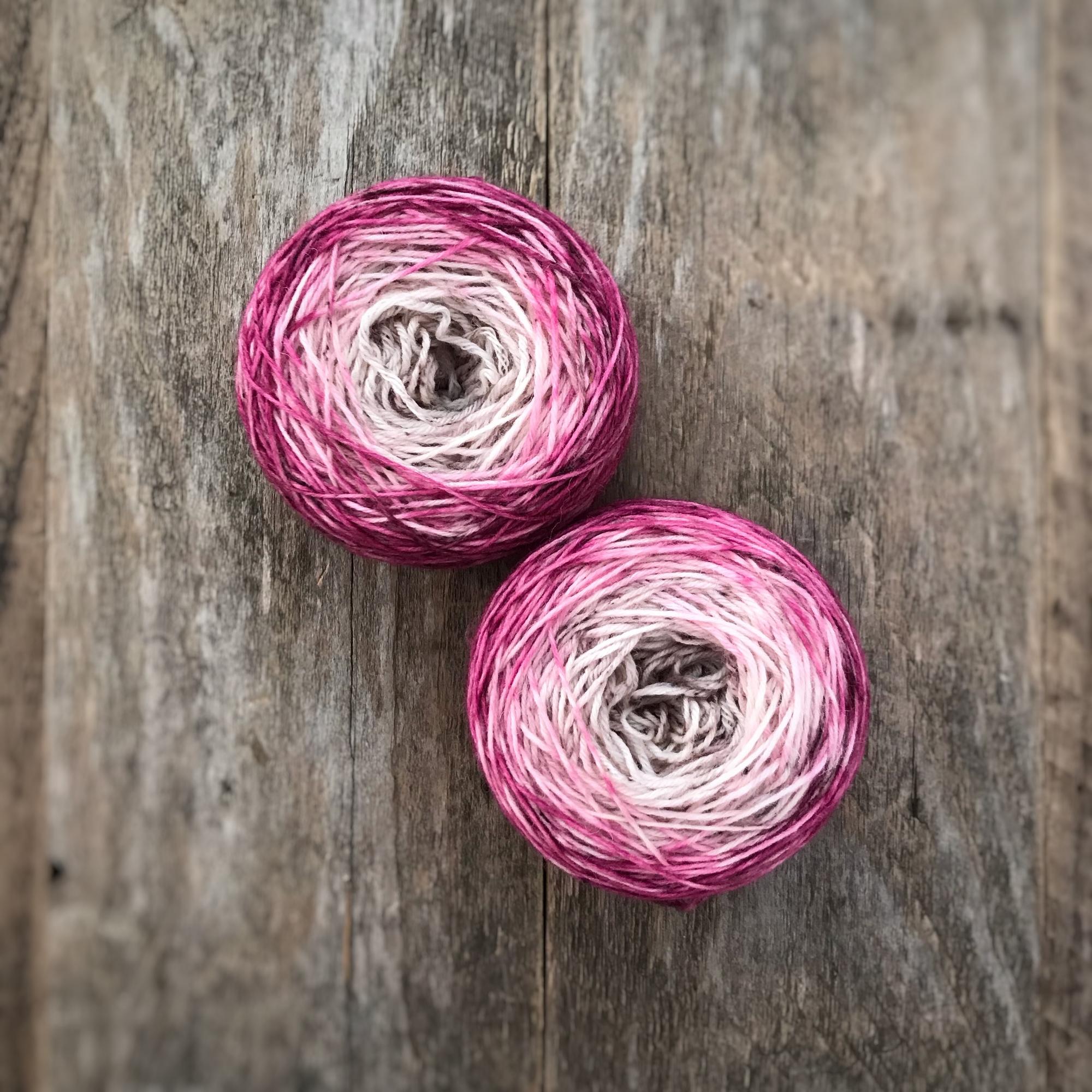 Носочная пряжа "Малина с шоколадной крошкой"