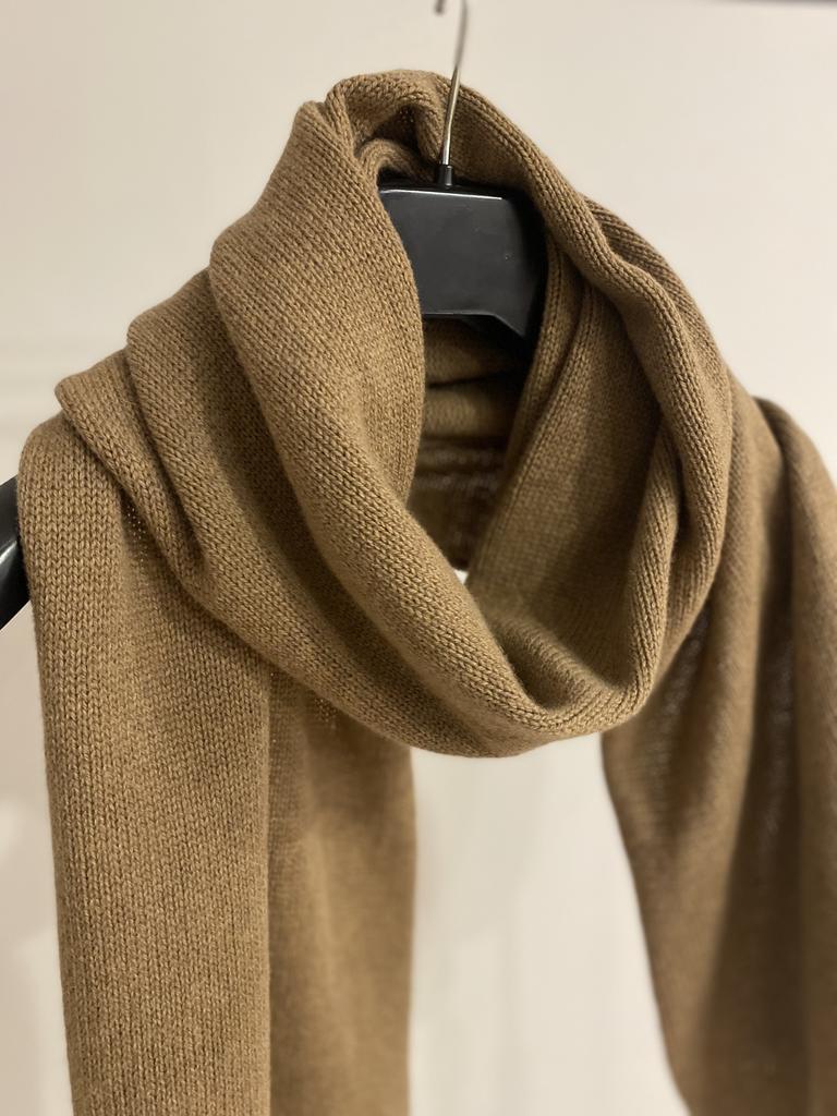 Палантин из шерсти ягненка (кемел)