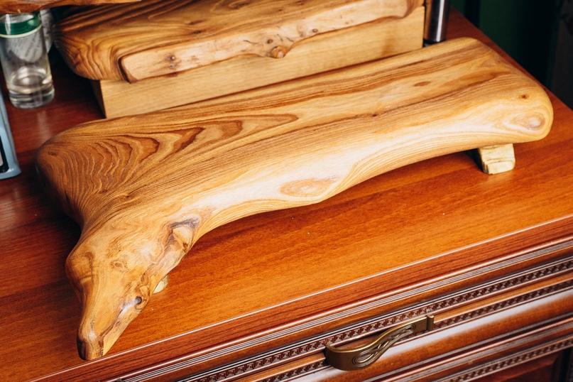 Чабань (чайный стол) из светлой древесины