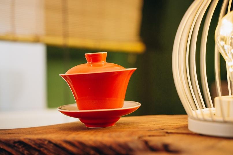 Гайвань фарфоровая красная с ободком