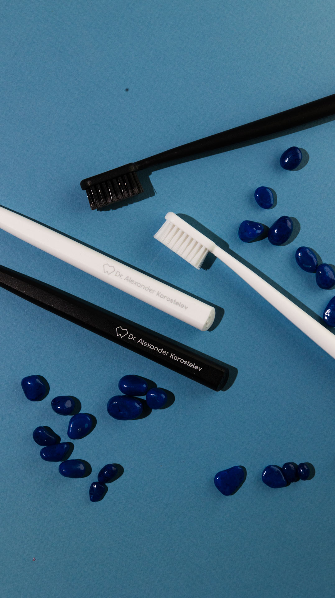 Зубная щетка, красная