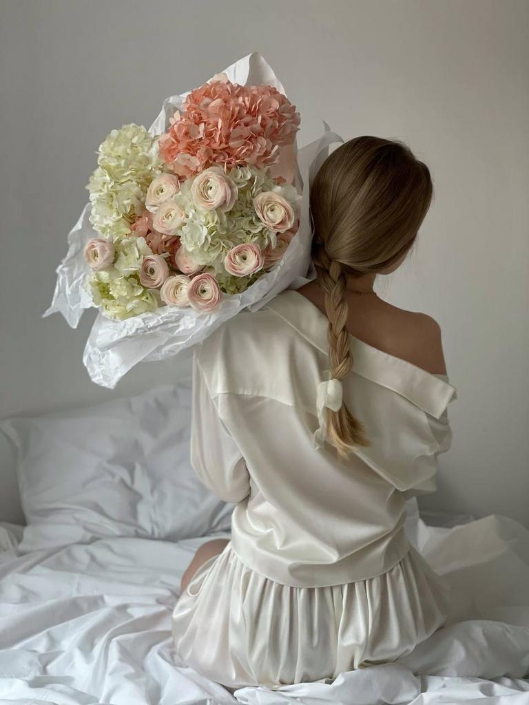 АВТОРСКИЙ БУКЕТ "МЕРЕНГА В КАРАМЕЛИ"