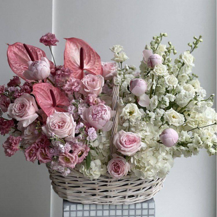 КОМПОЗИЦИЯ В КОРЗИНЕ "РОМАНТИЧНАЯ НАТУРА"