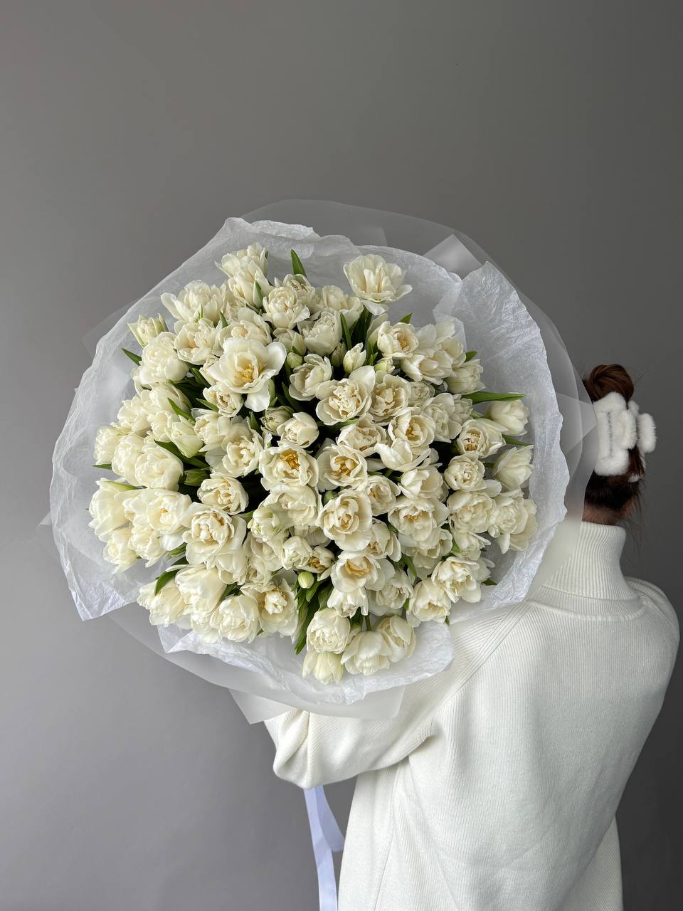 МОНОБУКЕТ ПИОНОВИДНЫХ ТЮЛЬПАНОВ "ТРЕПЕТНОЕ ЧУВСТВО"