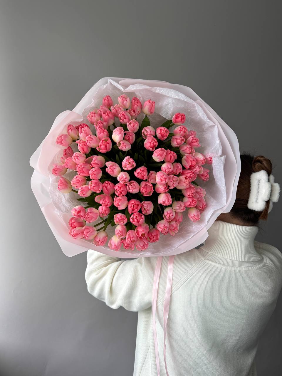 МОНОБУКЕТ ТЮЛЬПАНОВ "ВОЗДУШНЫЙ ПОЦЕЛУЙ"