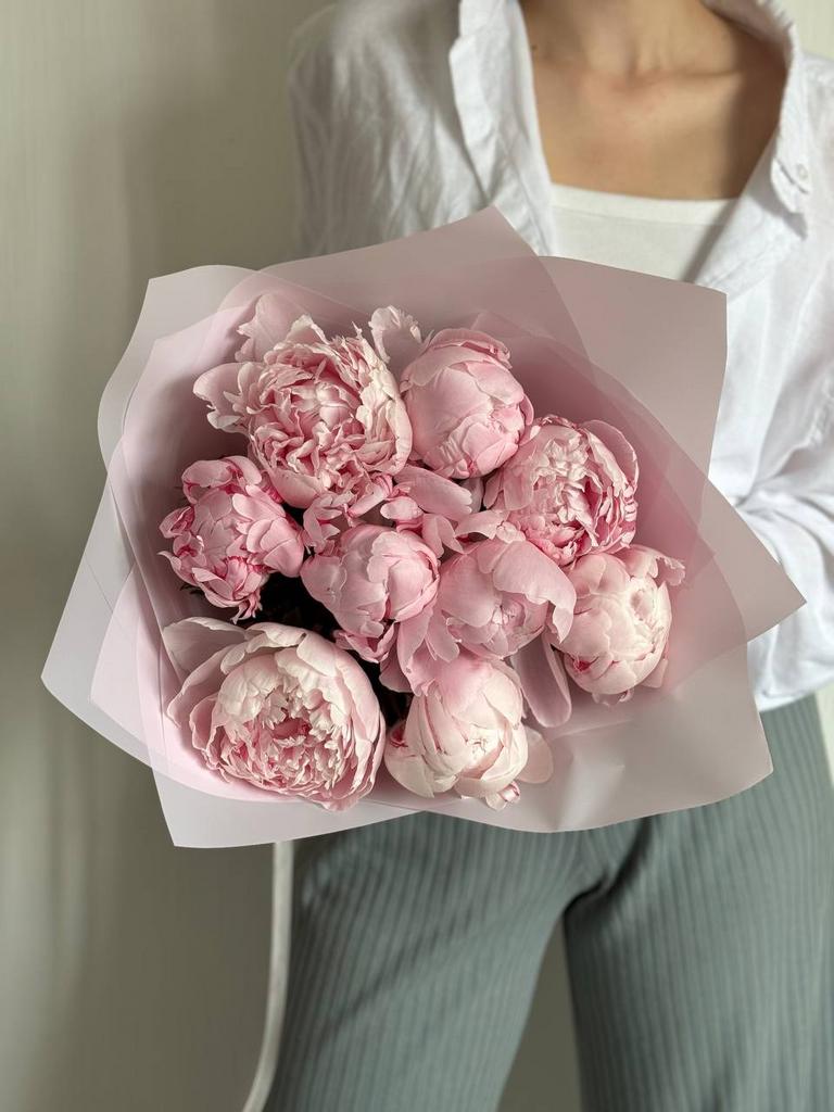 МОНОБУКЕТ ПИОНОВ "САРА БЕРНАР"