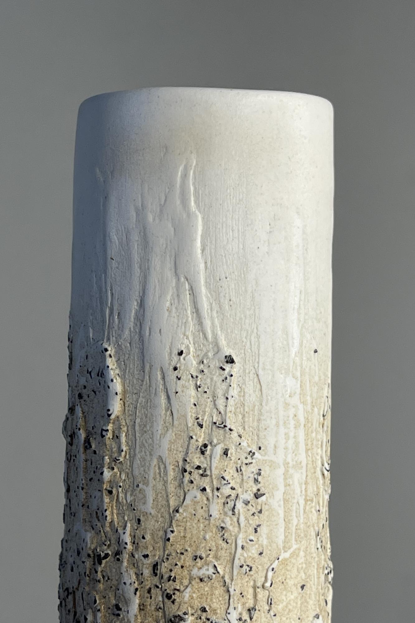 Подсвечник белый с фактурой