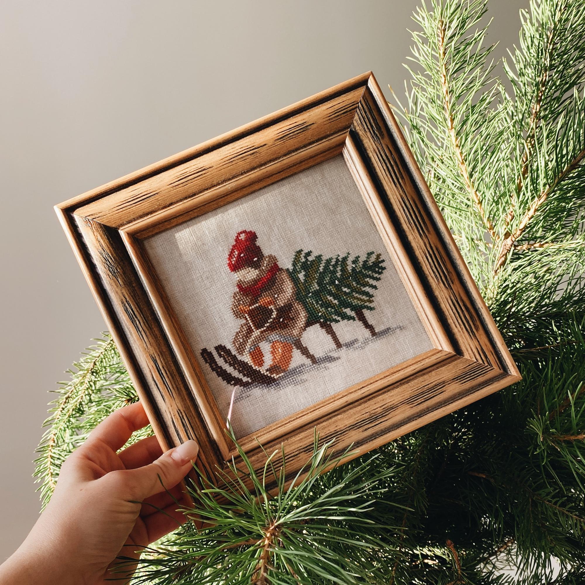 Малышка на санках