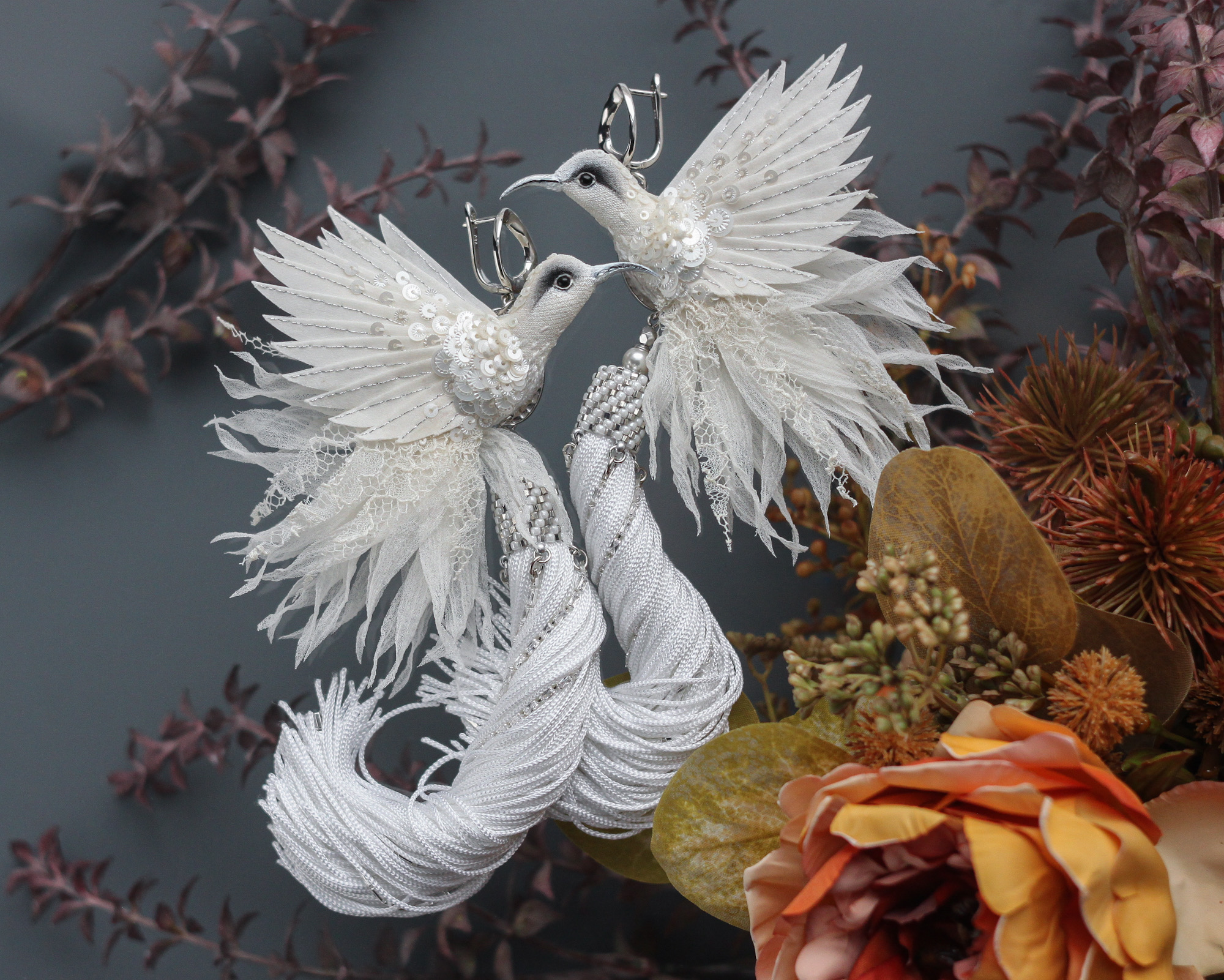 Серьги кисти с птицами колибри «Иней»