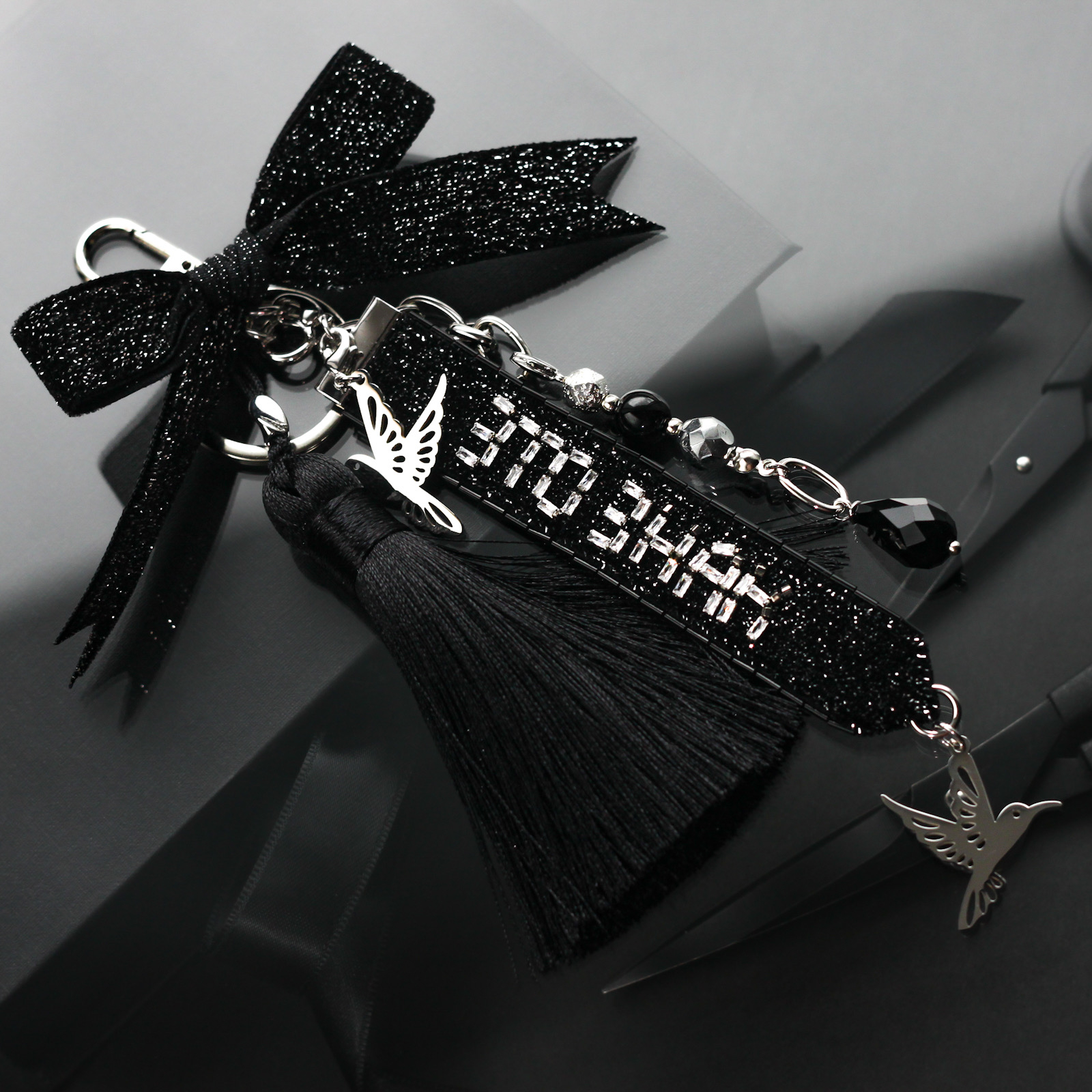 Обвес брелок на сумку «Это Знак» в черном