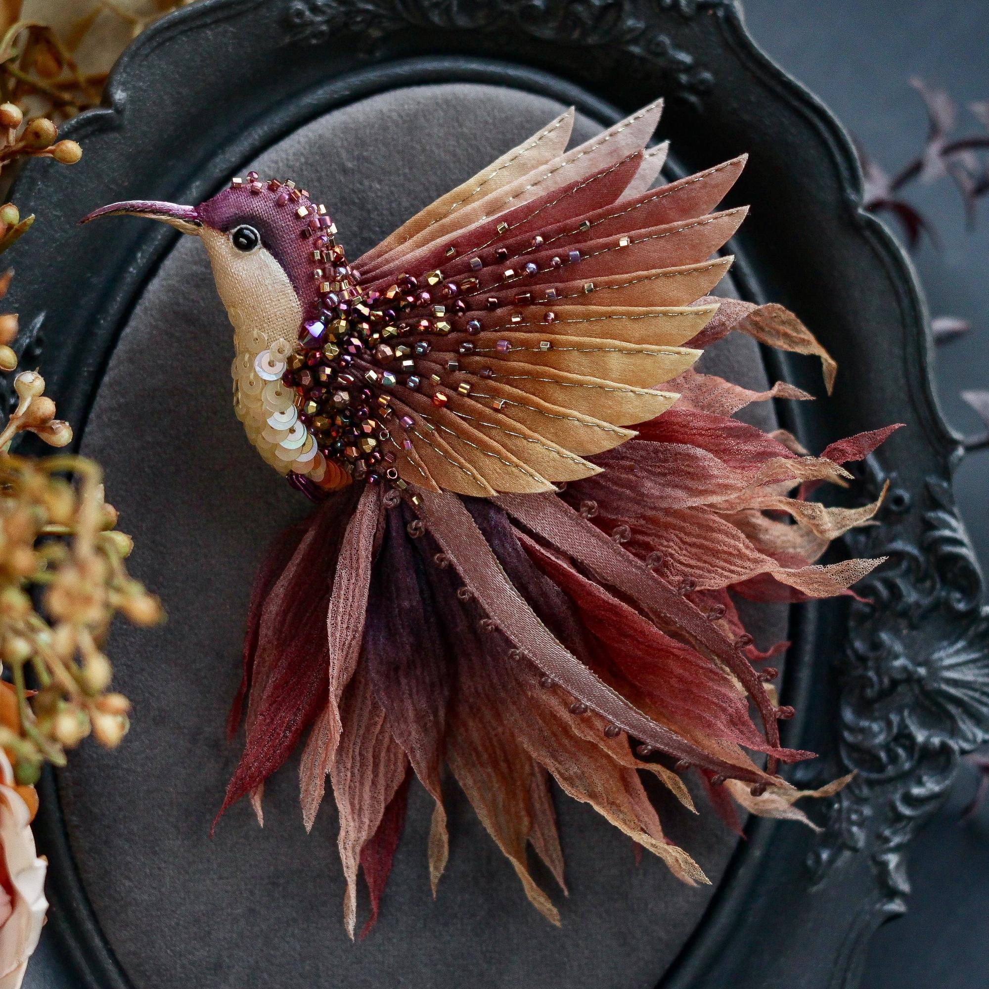 Брошь Колибри «Яшма»