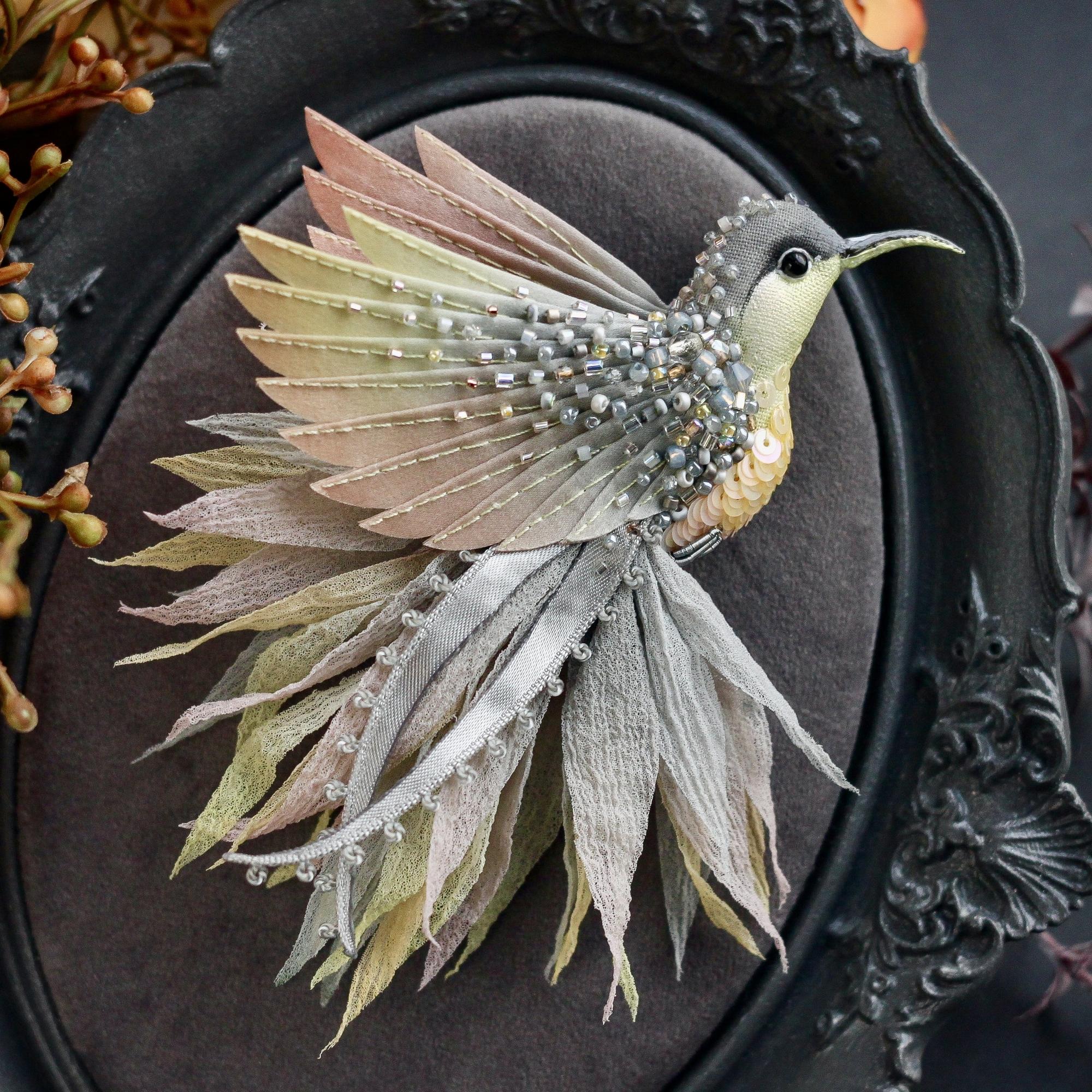 Брошь Колибри «Дымка»