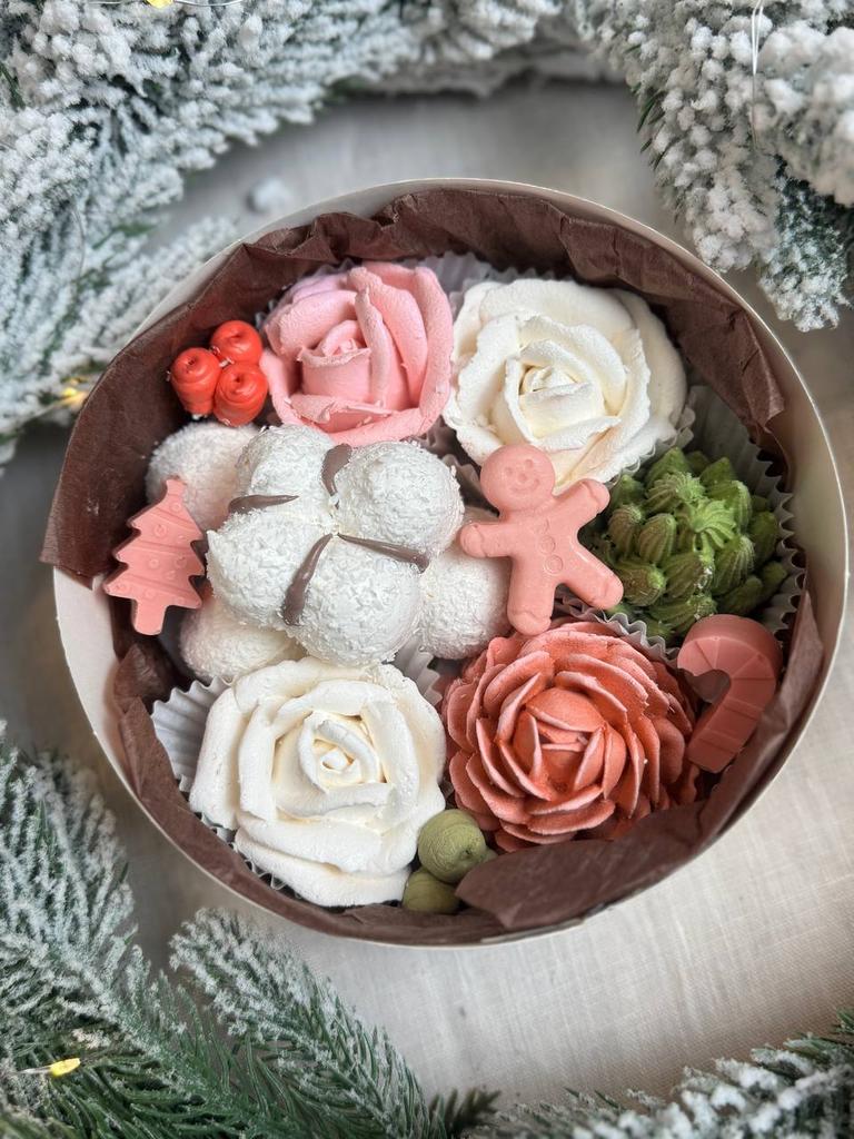 Новинка! Новогодняя шляпная коробка №1, Диаметр 16 см