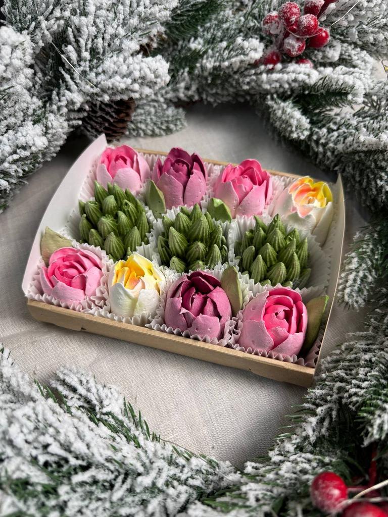 Лидер продаж! Набор тюльпаны и зеленые веточки