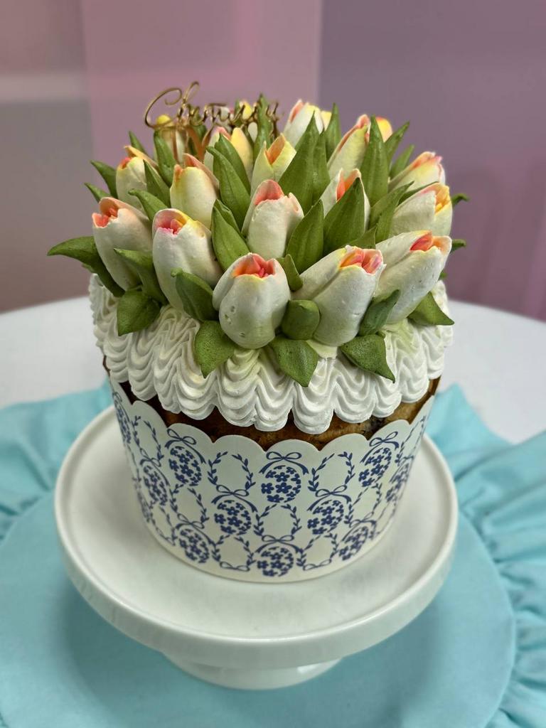 Пасхальный кулич №1. Тюльпаны