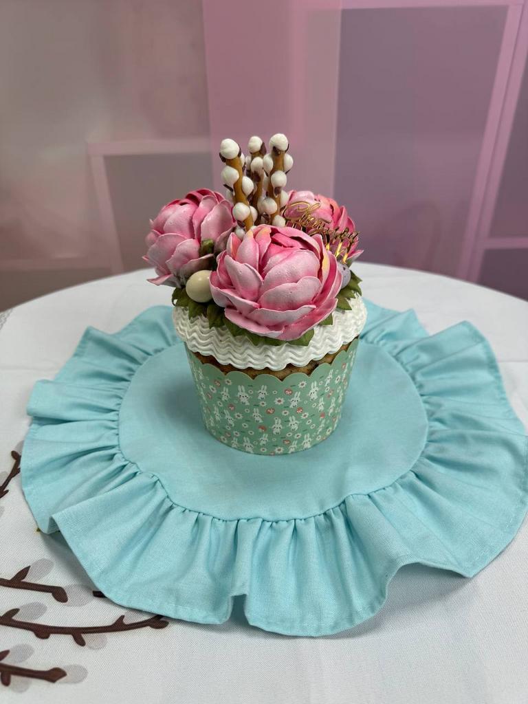 Пасхальный кулич №2. Пионы с вербой