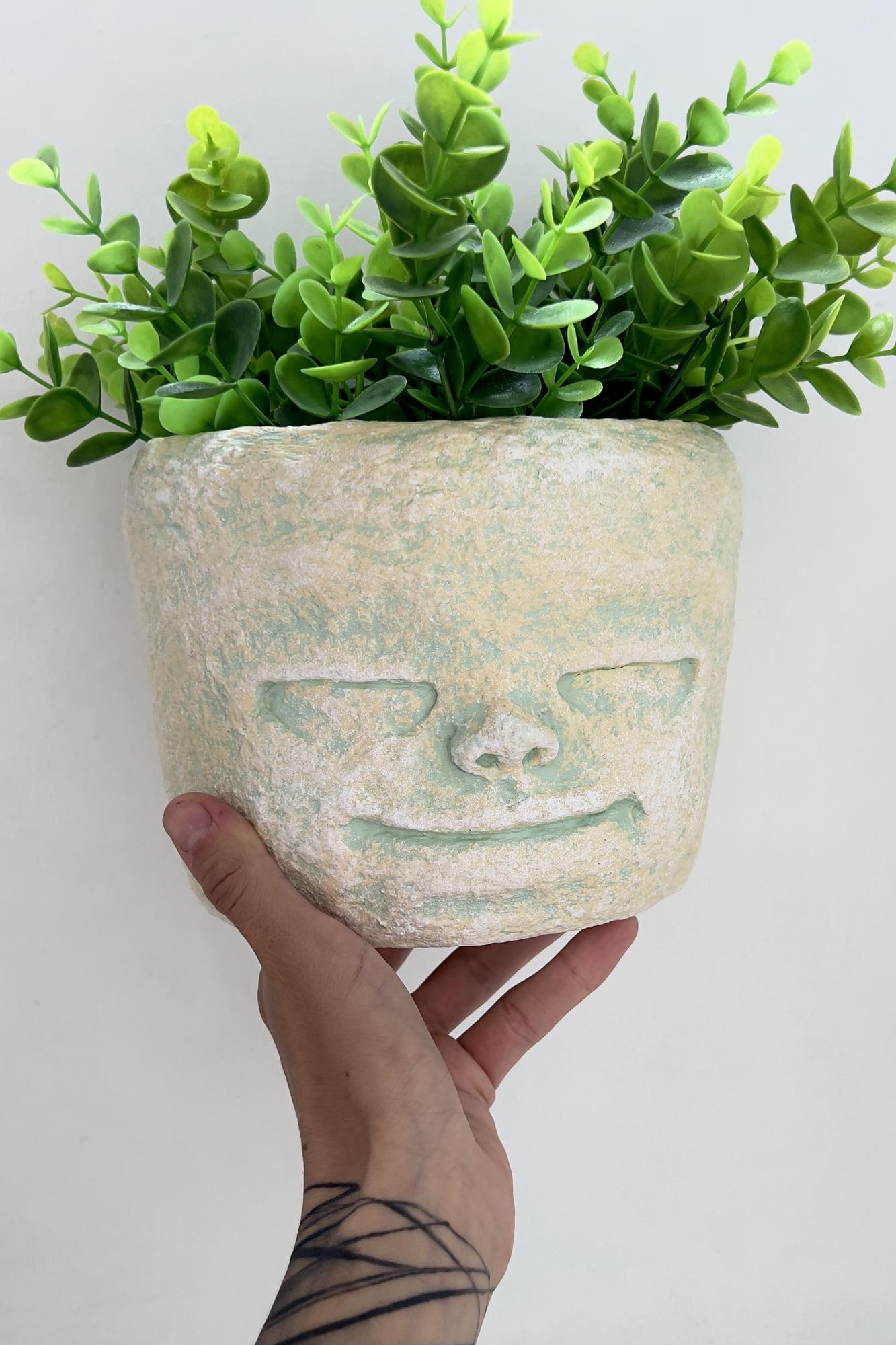 Кашпо из папье-маше