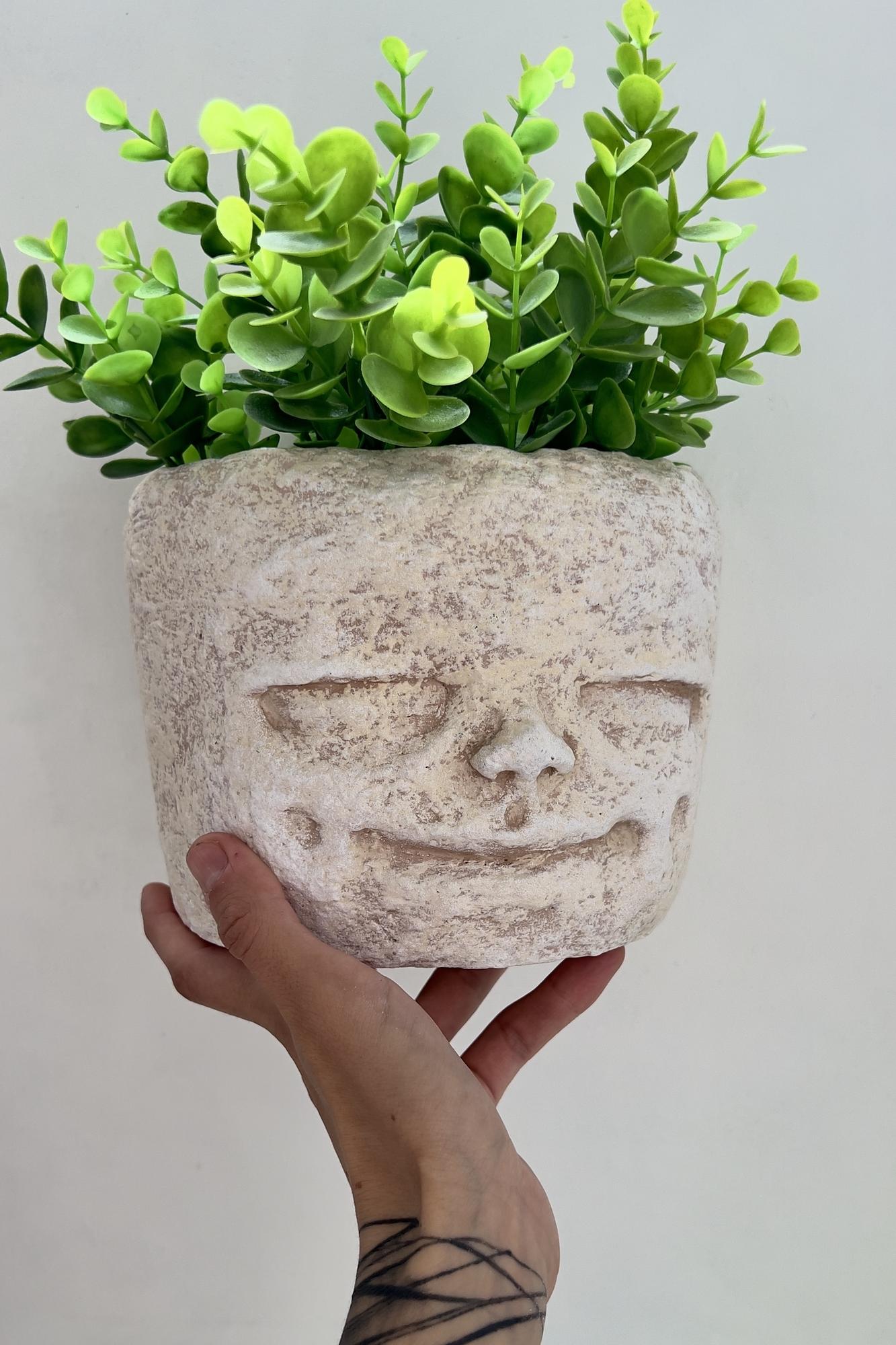 Кашпо из папье-маше