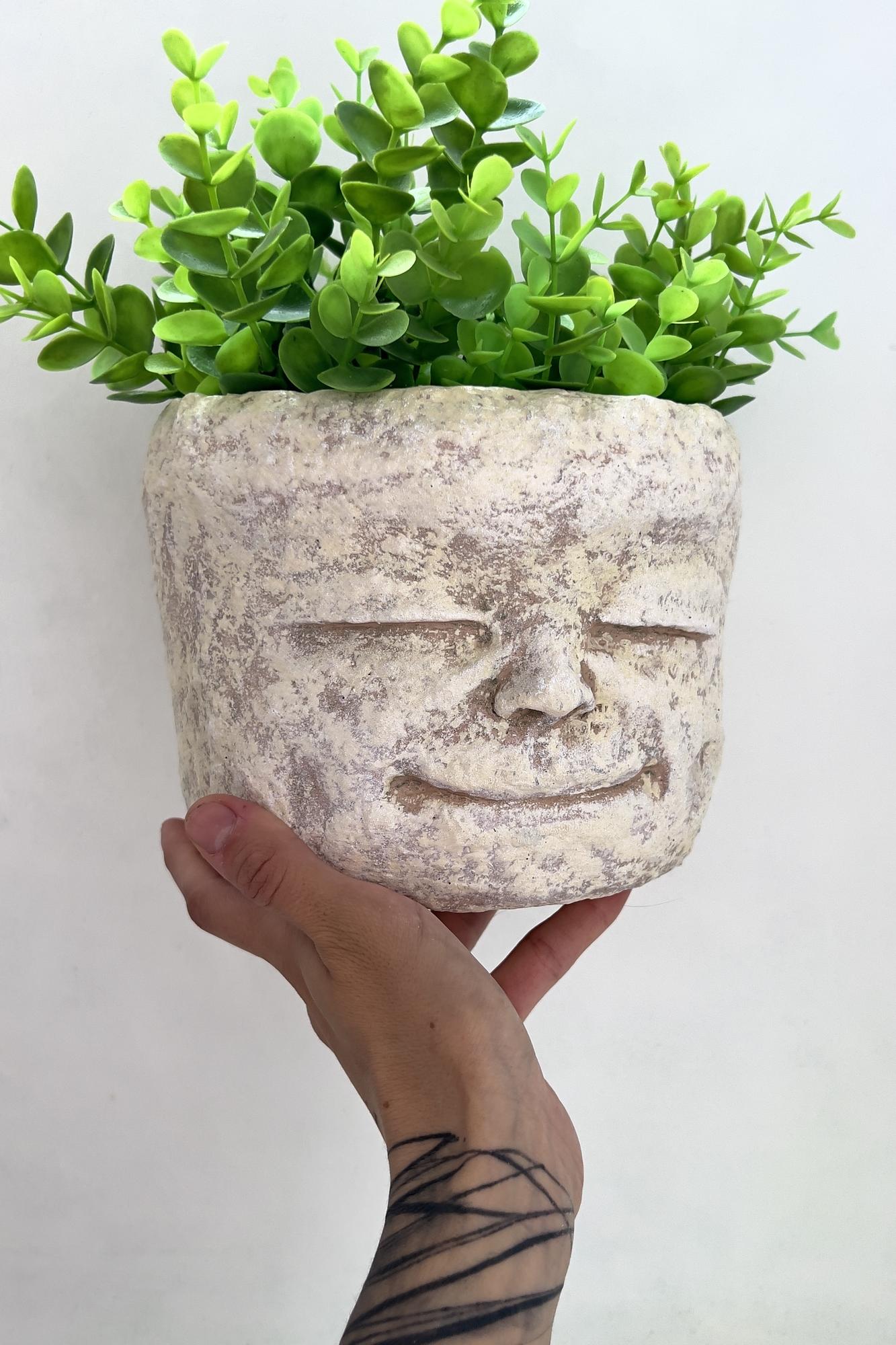 Кашпо из папье-маше