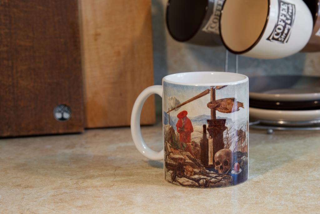 Кружка "Авангард. Углич" с картиной С.Симакова "Святой Иероним в пустыне"