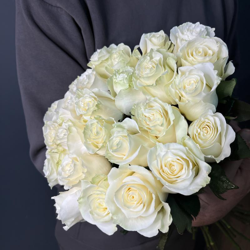 белые розы Мондиаль доставка