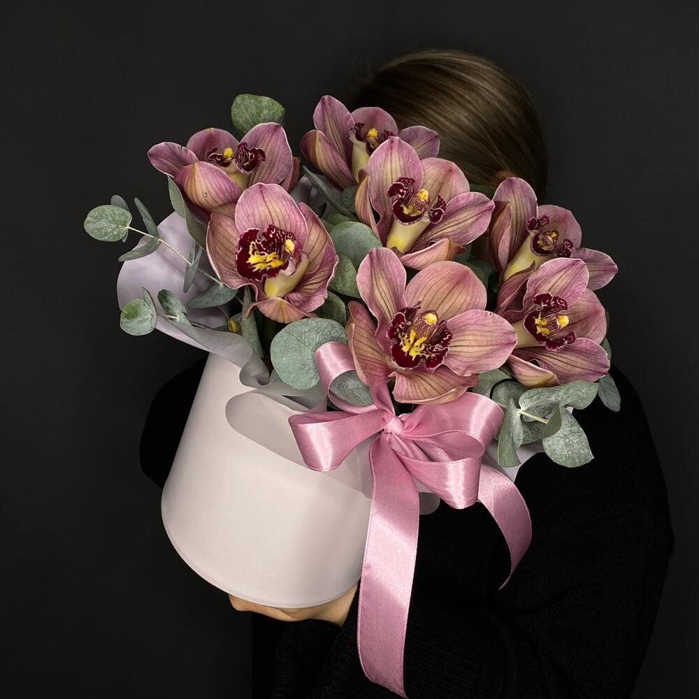 Орхидея Цимбидиум в коробке «Романтика»