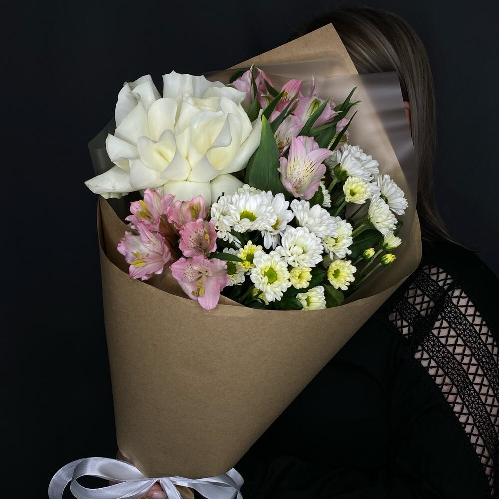 Букет-комплимент с французской розой "Мгновение благодарности"