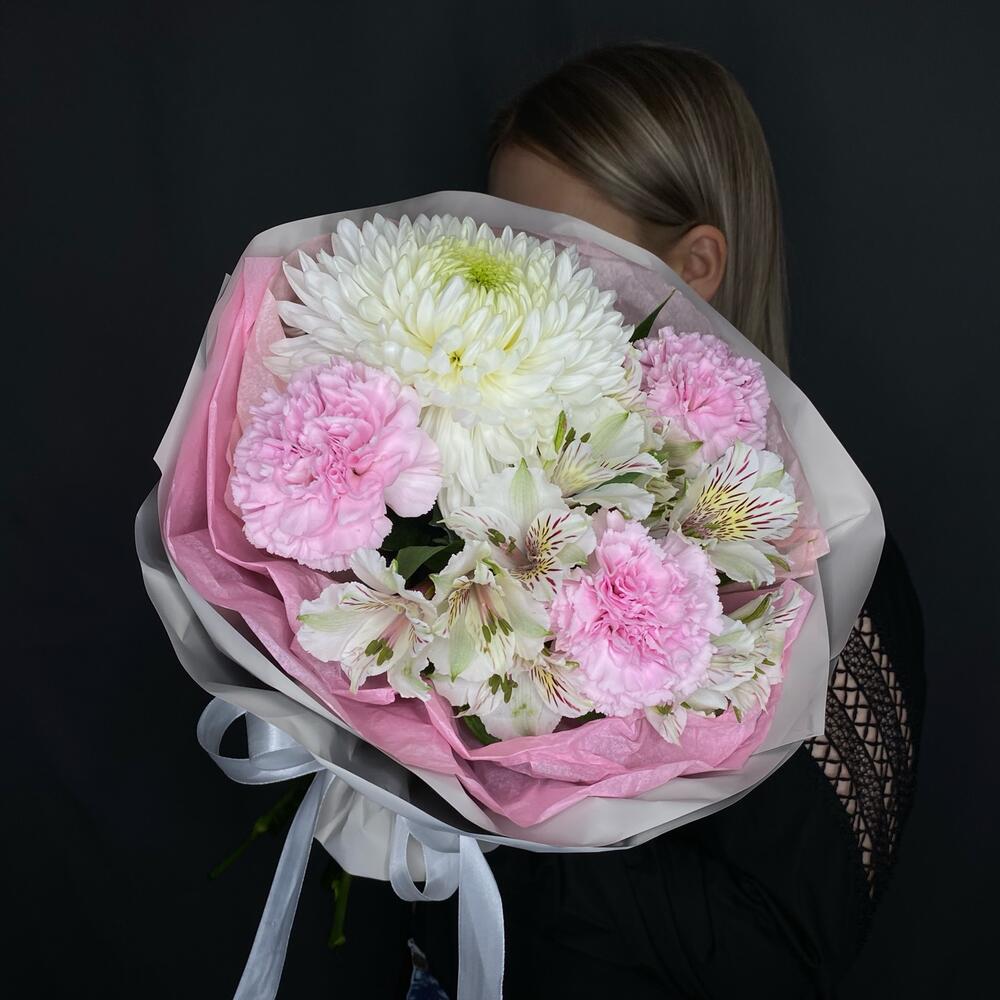 Букет с одноголовой хризантемой "Розовая мечта"