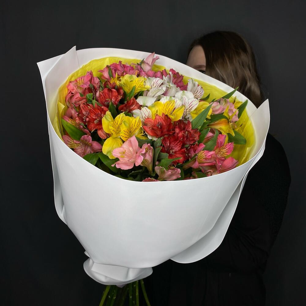 Монобукет из альстромерий «Море красок»