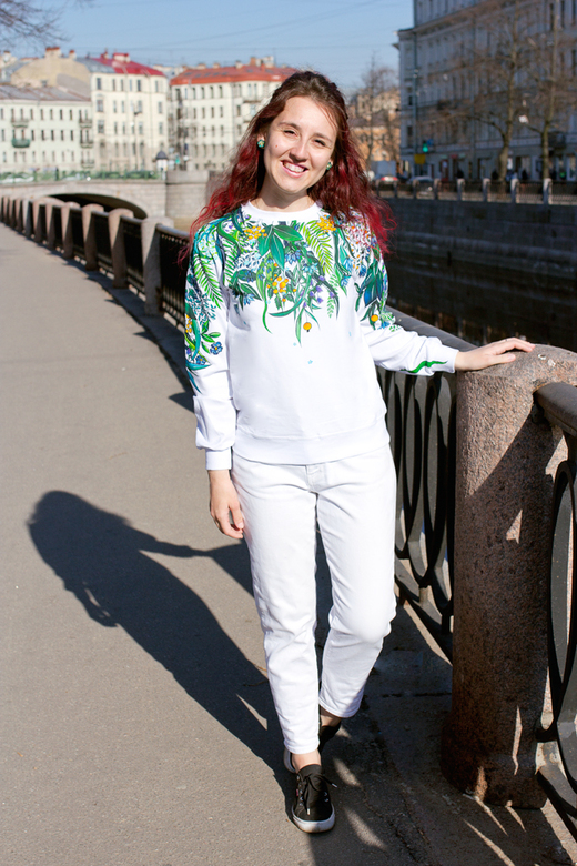 Свитшот с цветочной росписью Botanic Garden