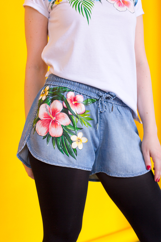 Джинсовые шорты с росписью Let's get lost