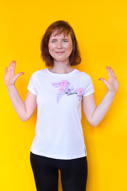 Футболка с росписью Безумно