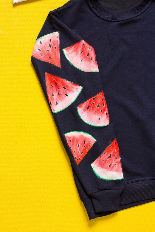 Свитшот с росписью Арбузный