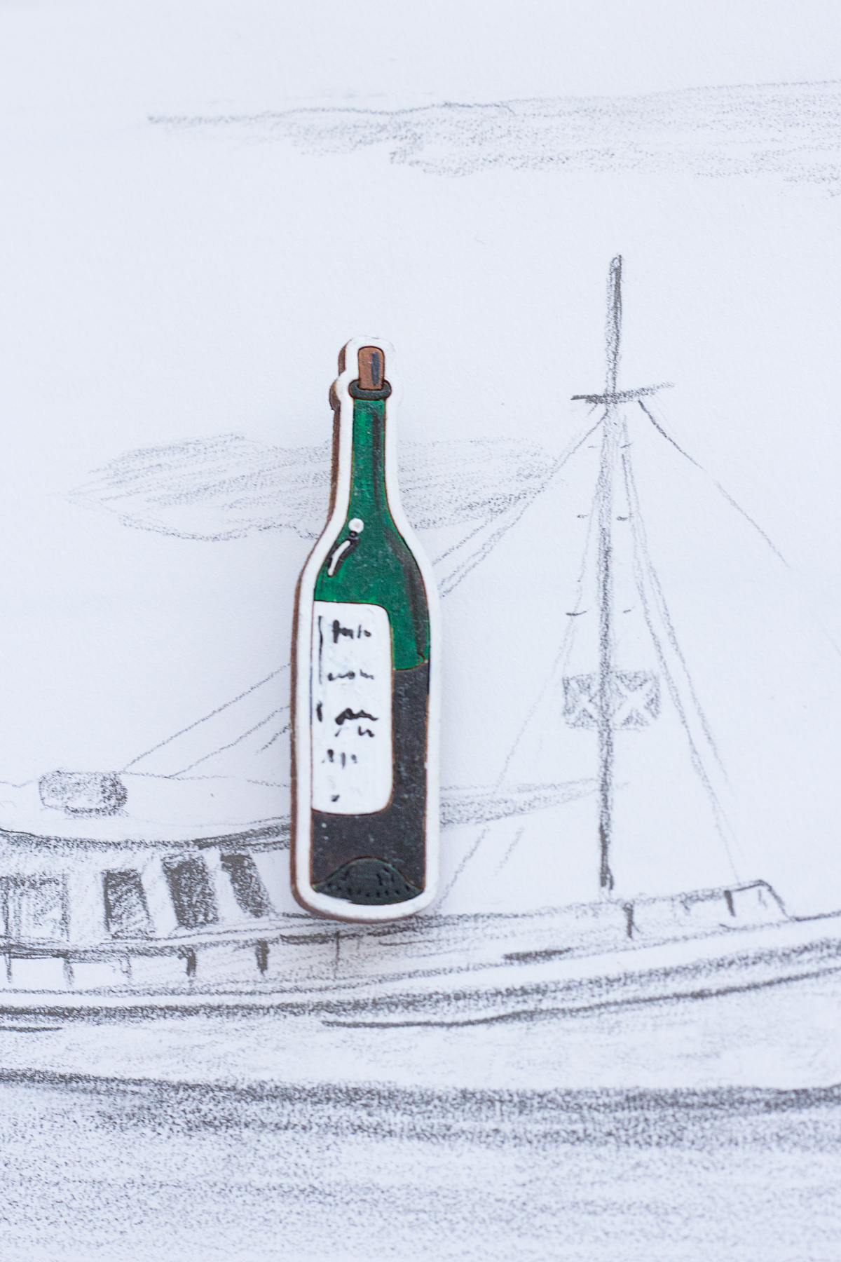 Деревянная брошь - Я люблю винишко