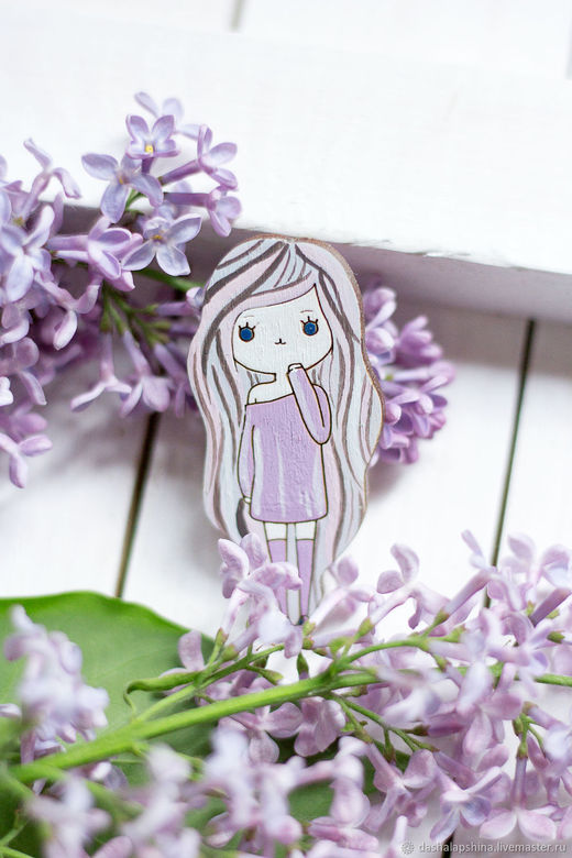 Деревянная брошь с росписью - Девочка из Сирени - Дюймовочка