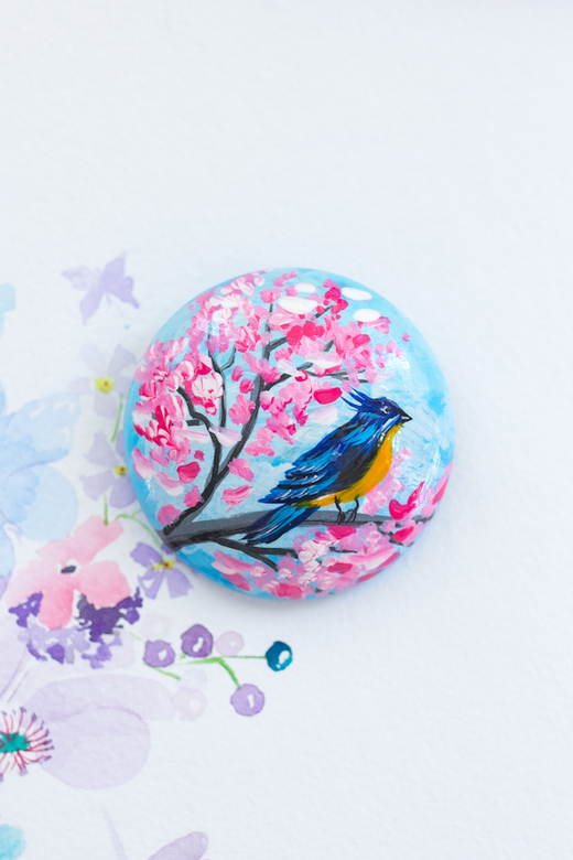 Деревянная брошь - Голубая птичка