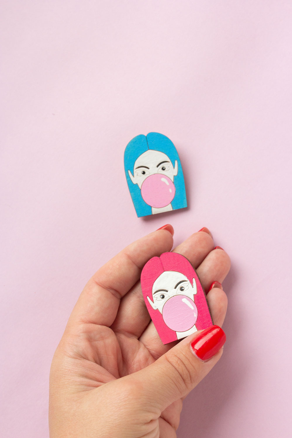 Деревянная брошь с росписью - Mystery Girl