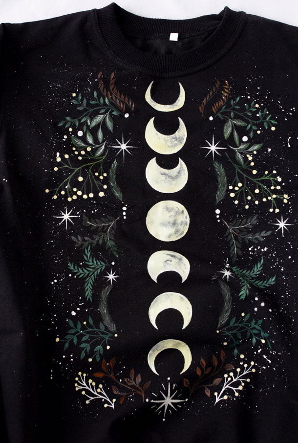 Чёрный свитшот с росписью - Фазы луны