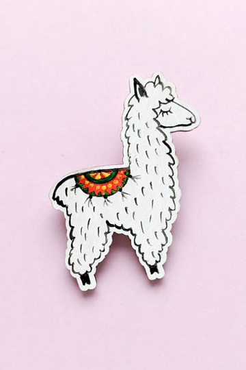Деревянная брошь - Лама