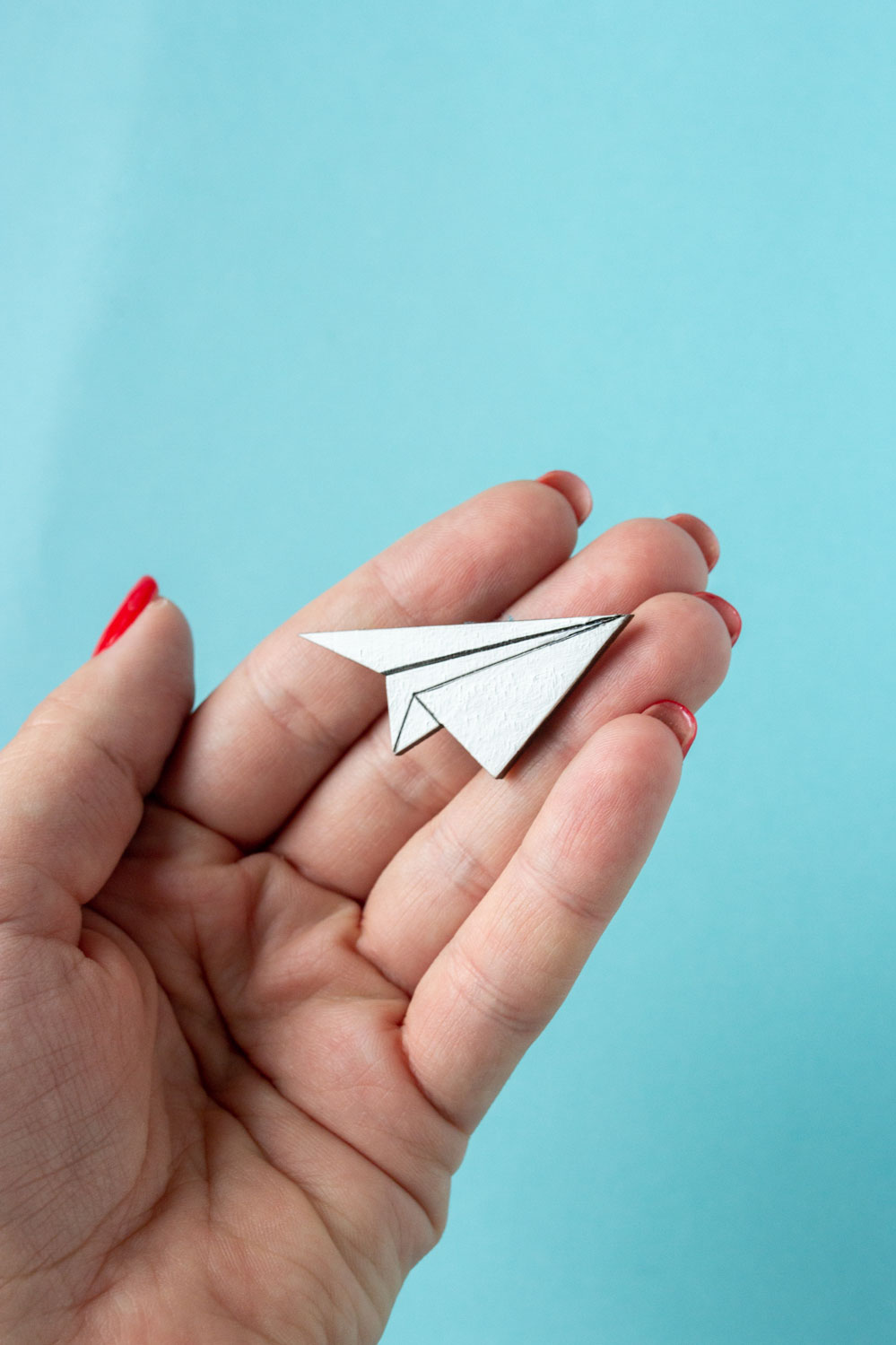 Деревянная брошь - Бумажный самолет