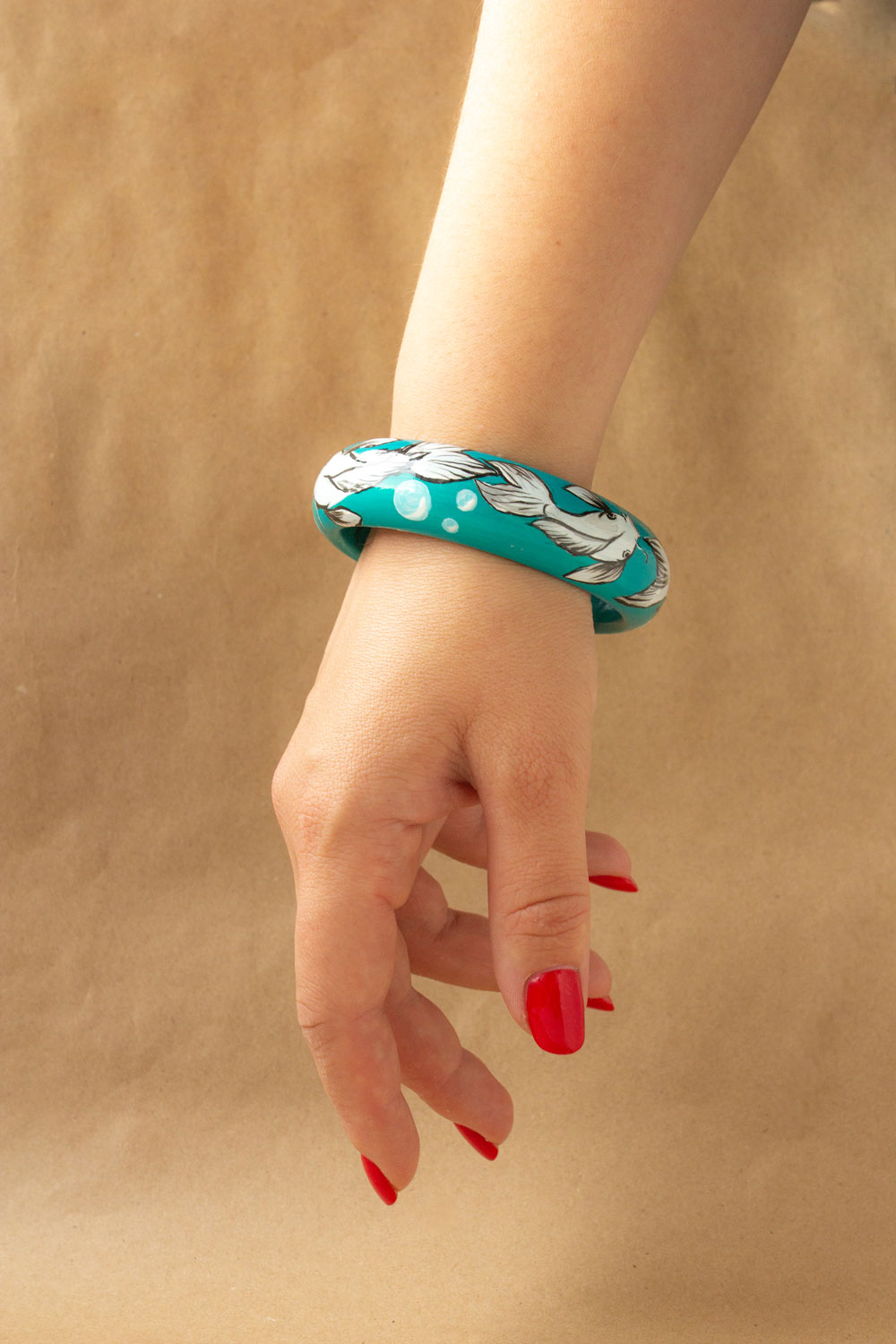 Бирюзовый браслет с рыбками - Карпы Кои