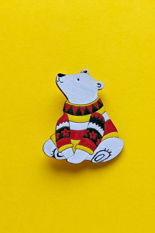 Деревянная брошь - Белый мишка в свитере