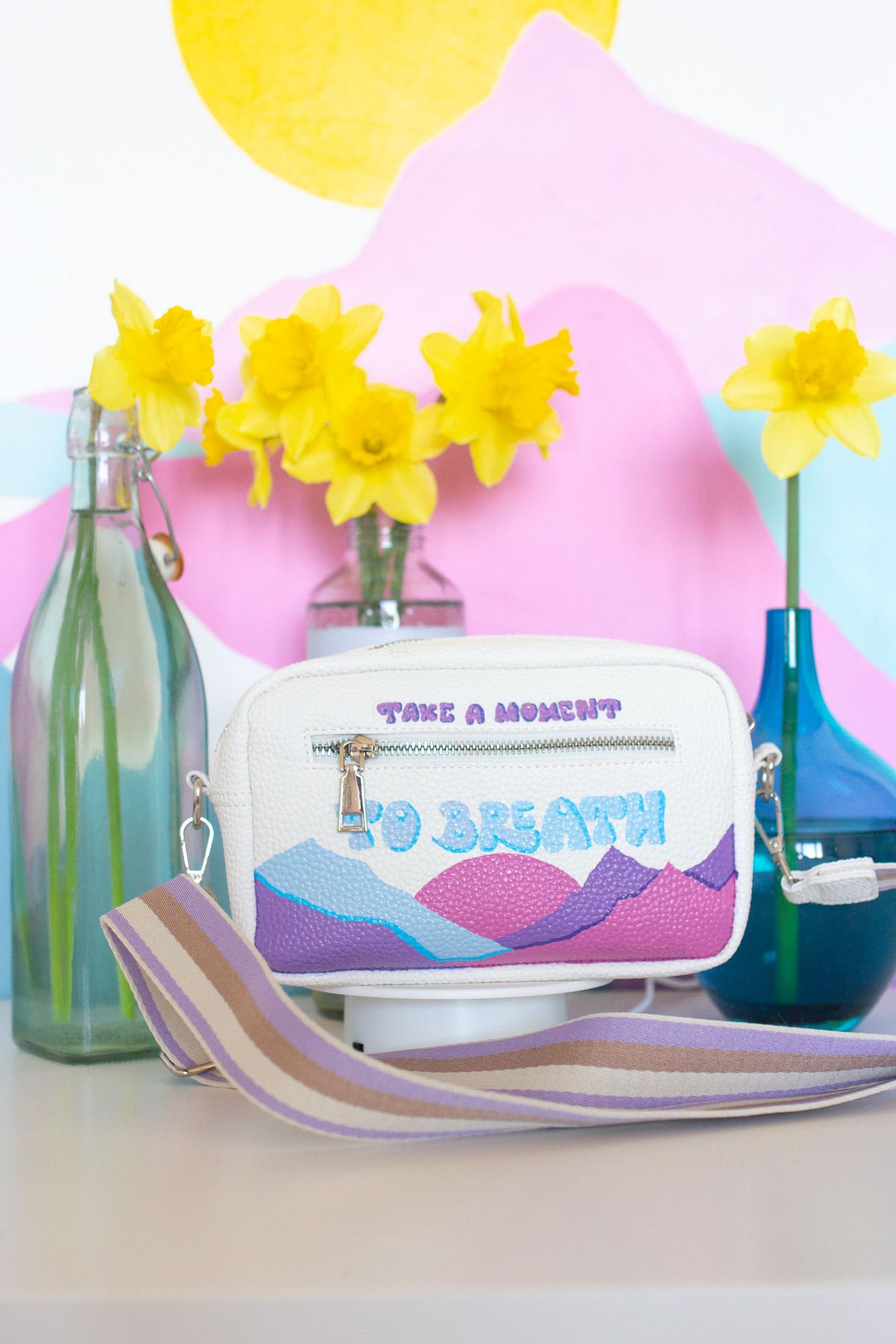 Сумка на плечо из искусственной кожи с яркой росписью - В горах