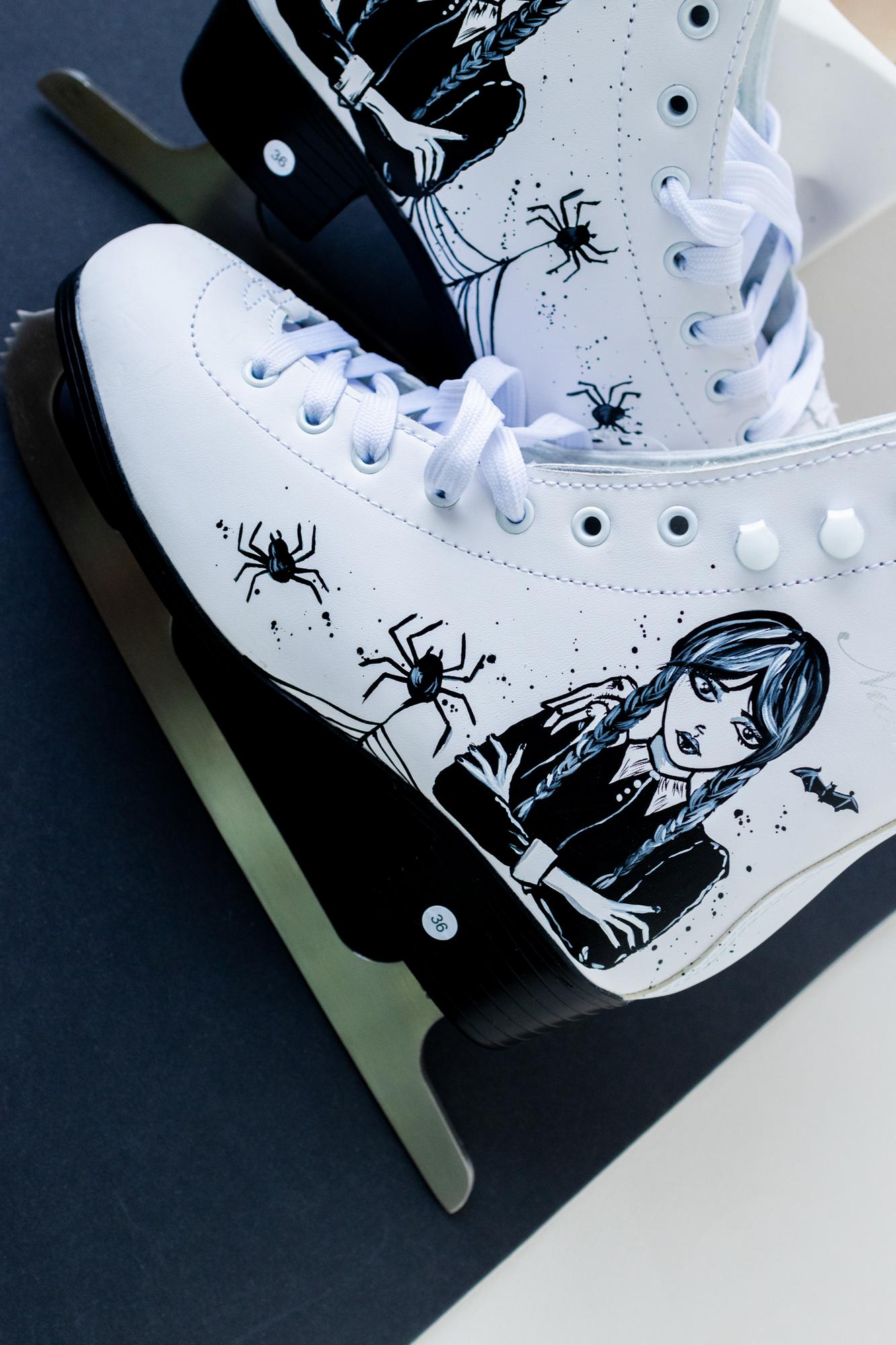 Роспись фигурных коньков - Wednesday