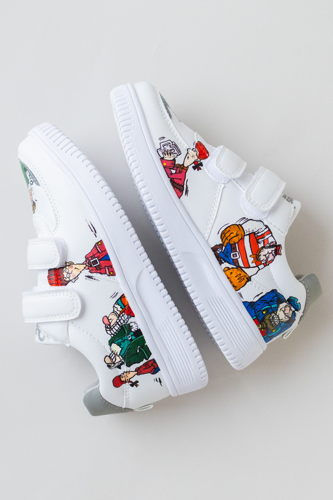 Белые кеды из кожи по мотивам мультфильма - Остров Сокровищ