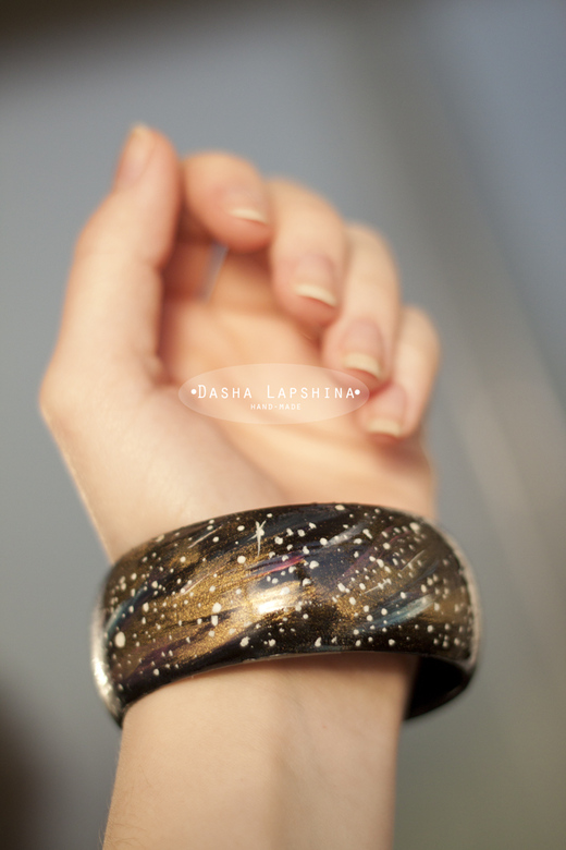 Деревянный браслет с росписью "Космос"