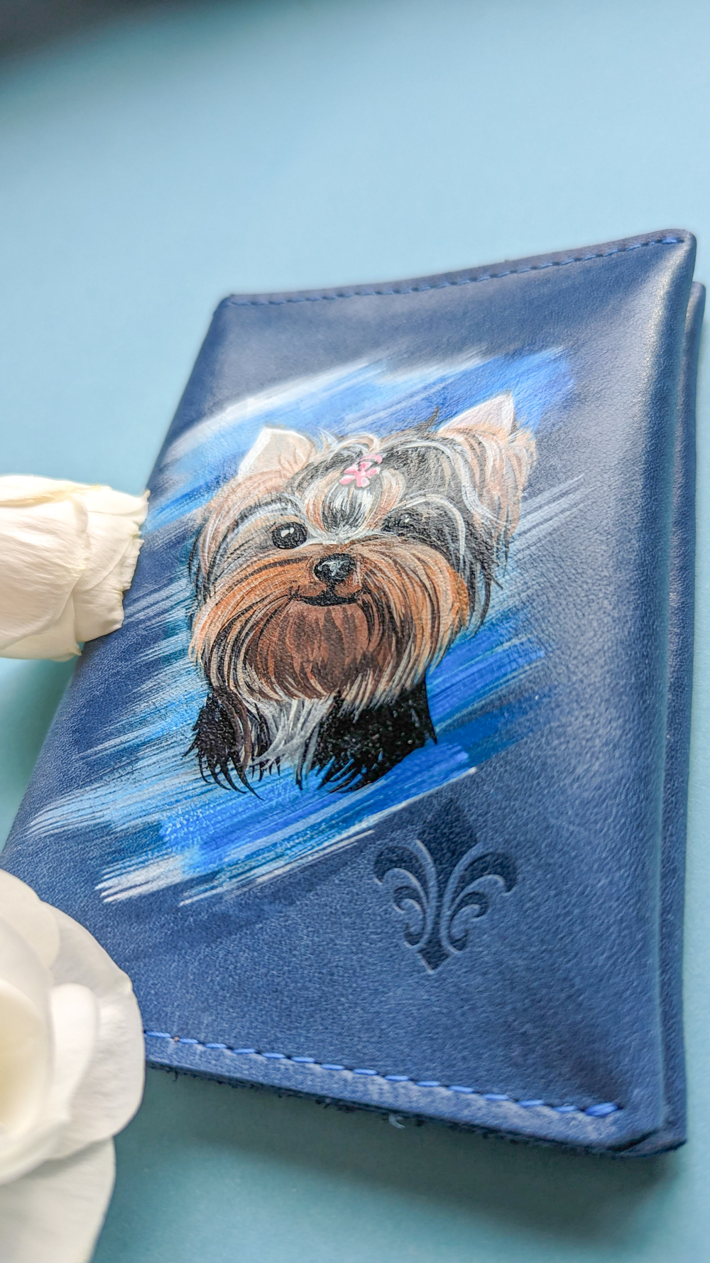 Кожаная обложка на паспорт с ручной росписью - Йорк терьер