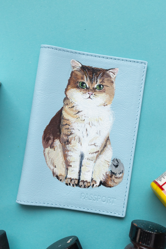 Кожаная обложка на паспорт с ручной росписью - Котик