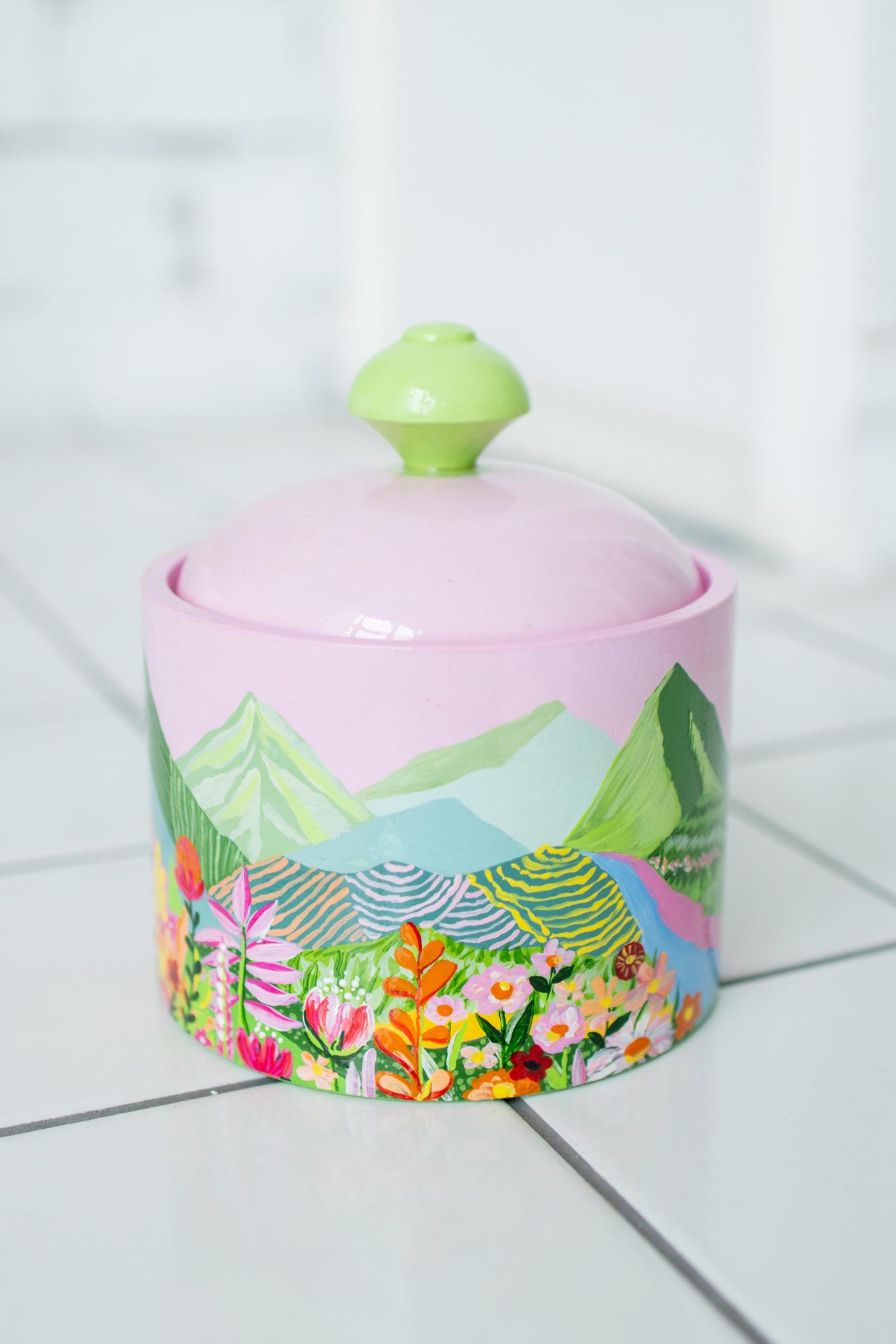 Шкатулка из дерева с ручной росписью - Весна в горах