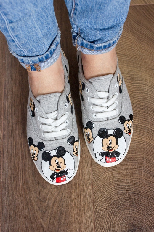 Кеды с росписью Микки Маус